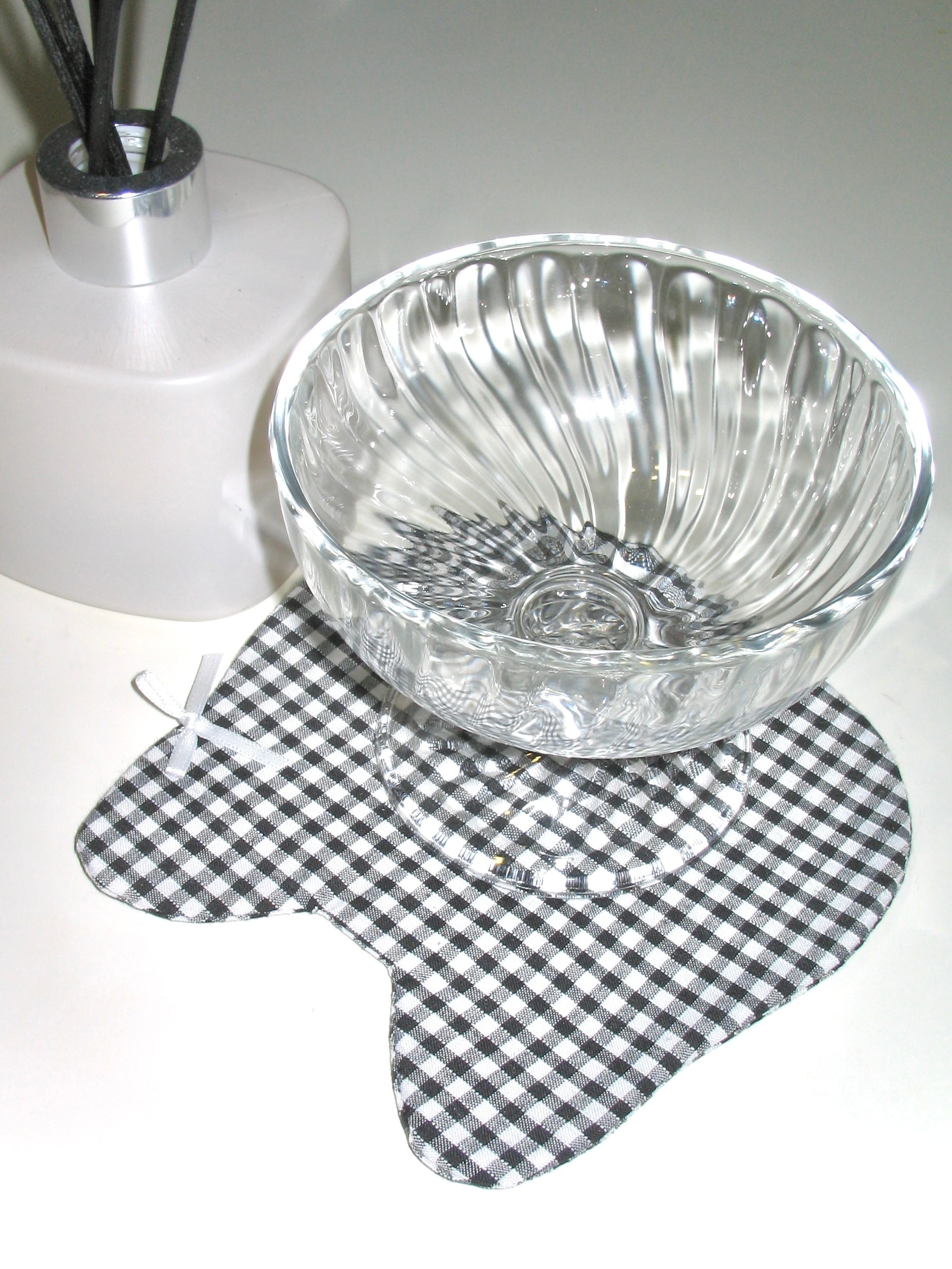 Cat-Shaped Coaster – Black Gingham