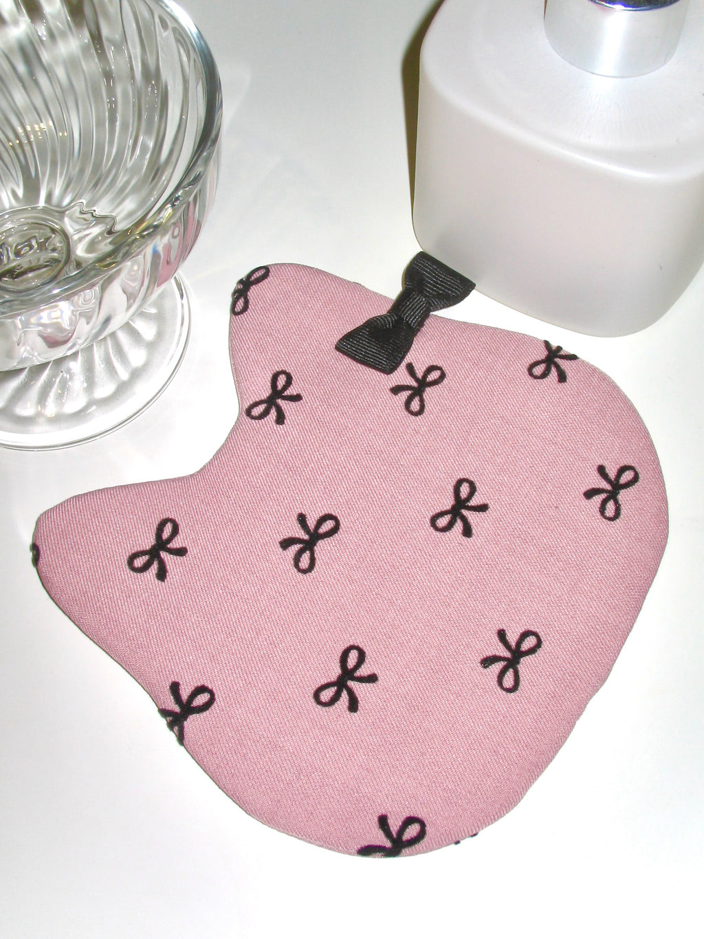 Cat-Shaped Coaster – Bow Print (Pink)
